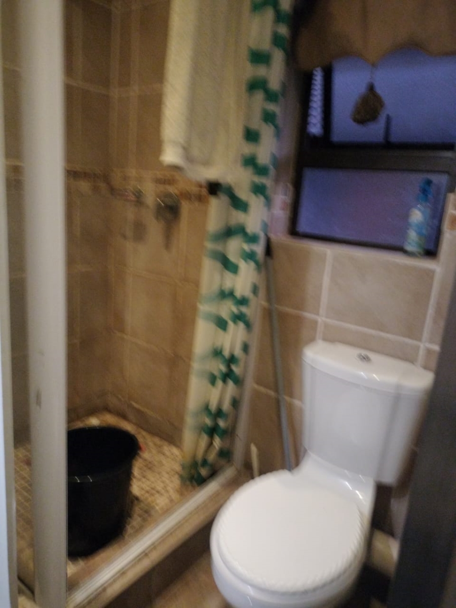 1 Bedroom Property for Sale in Vredenhof Sh Free State
